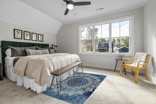 Mandala Area Rugs, 5x8ft, Vintage Bohemian Mandala Ethnic Style Area Carpet Modern Blue and White Print Pattern Floor Mats for Indoor Outdoor Living Room Bedroom Yoga Room Balcony Aesthetic Decoration in Grey Traditional Bedroom with King Bed