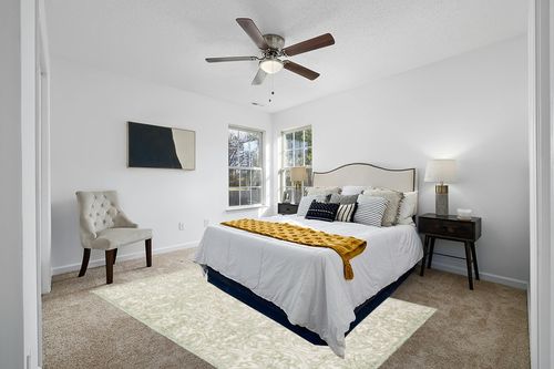 MARTHA STEWART Safavieh Collection by SAFAVIEH 6' x 9' Ivory/Green MSR3511Y Handmade Contemporary Wool Area Rug in White and Yellow Modern Bedroom