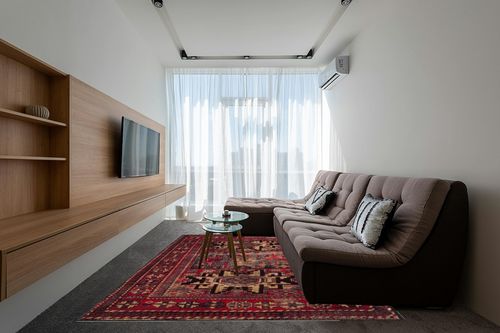 SAFAVIEH Vintage Hamadan Collection Area Rug - 8' x 10', Red & Multi, Oriental Traditional Persian Design, Non-Shedding & Easy Care, Ideal for High Traffic Areas in Living Room, Bedroom (VTH213A) in Grey Living Room with Brown Couch