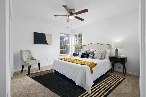 GRUHUM Jute Area Rugs 8x10ft- Natural Fibre Black Rectangular Leather Handwoven Boho Farmhouse Soft Braided Rustic Vintage Rugs for Indoor Outdoor Livingroom Bedroom Kitchen Hallways Enterways in White and Yellow Modern Bedroom