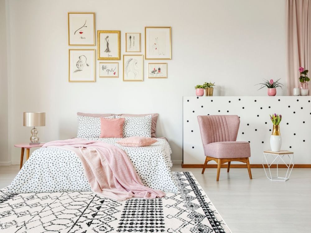 Test an 8x10 Black and White Area Rug in Your Room "Safavieh Ivory/Black Bohemian Rectangular Area Rug - 8' x 10' - Stain Resistant" in Bedroom