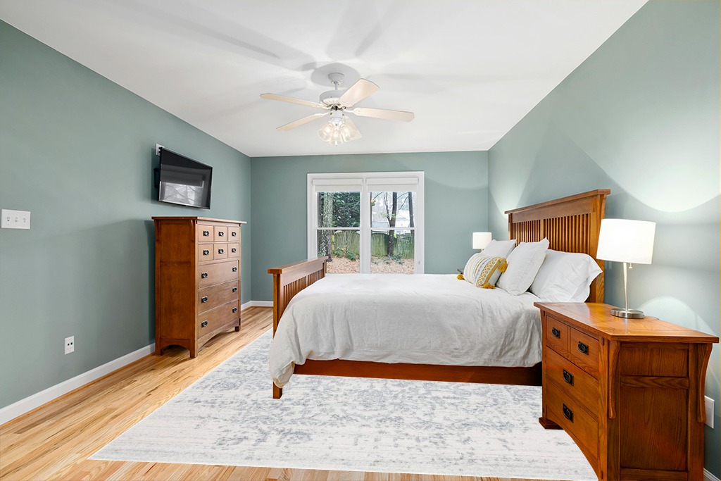Blue rug ideas in Teal and Orange Wood Bedroom