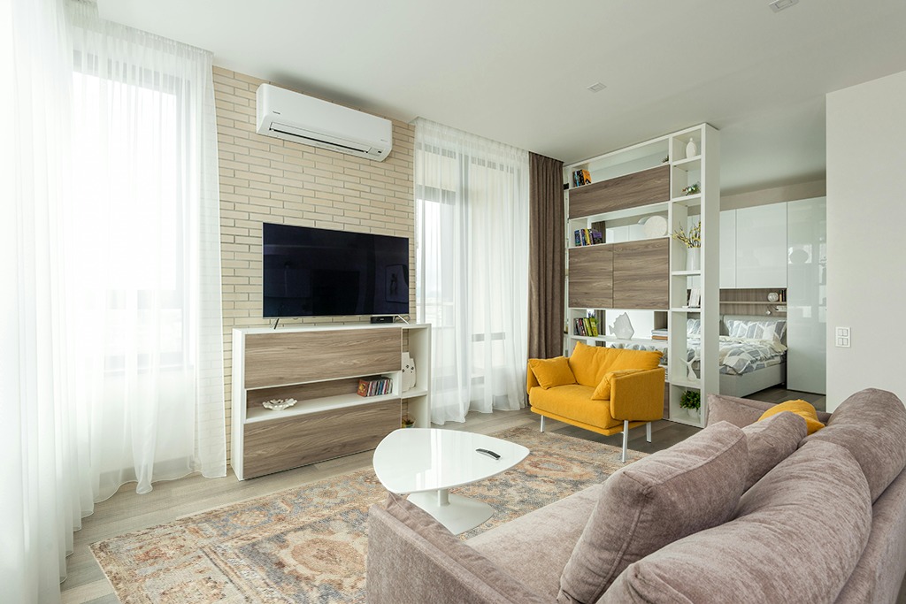 Loloi II Margot Collection MAT-03 Ocean/Spice 7'-6" x 9'-6" Area Rug feat. CloudPile in Light Modern Living Room with TV