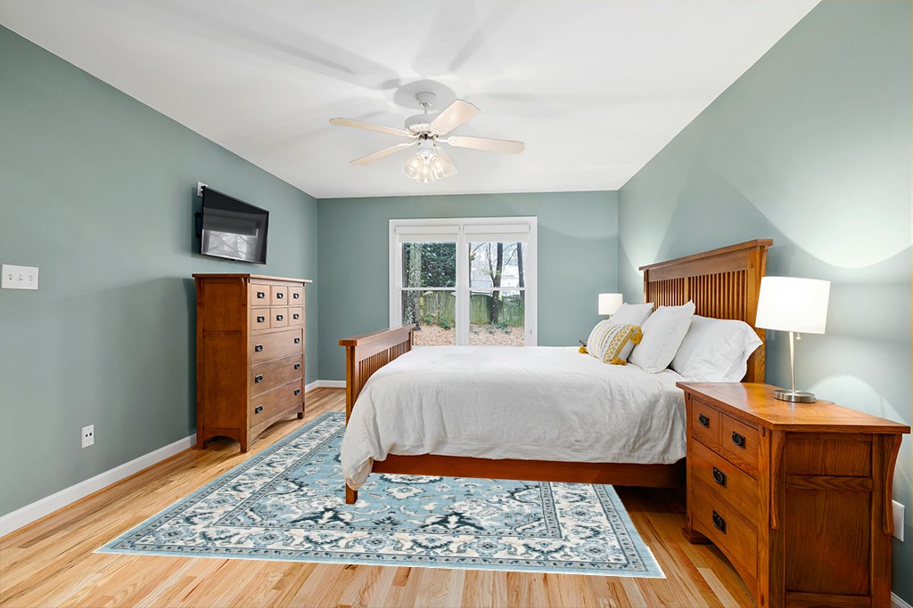 Rug ideas in Teal and Orange Wood Bedroom