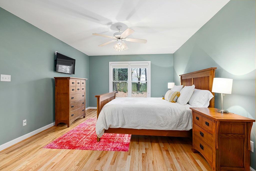 Rug ideas in Teal and Orange Wood Bedroom