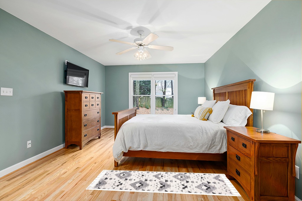 Rug runner ideas in Teal and Orange Wood Bedroom