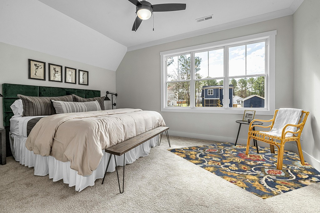 SAFAVIEH Blossom Collection 8' Square Navy / Multi BLM402A Handmade Premium Wool Area Rug in Grey Traditional Bedroom with King Bed