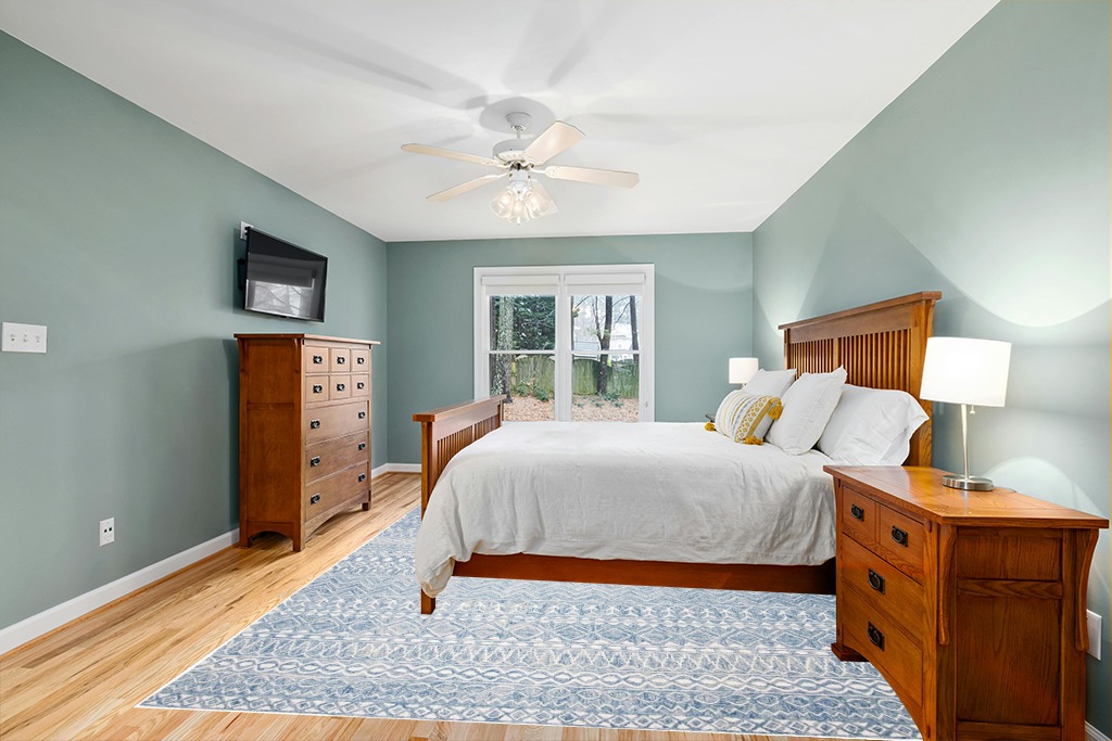 Blue rug ideas in Teal and Orange Wood Bedroom