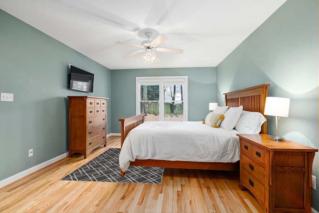 Rug ideas in Teal and Orange Wood Bedroom