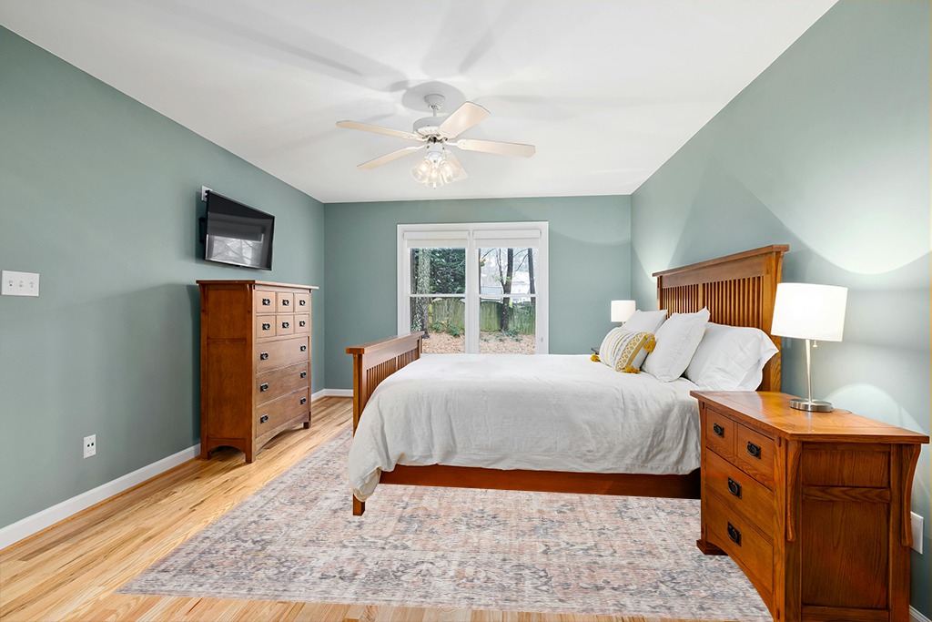 Rug ideas in Teal and Orange Wood Bedroom