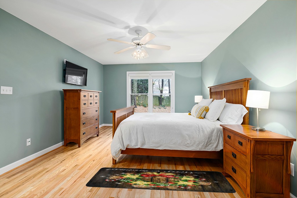 Christmas rug ideas in Teal and Orange Wood Bedroom