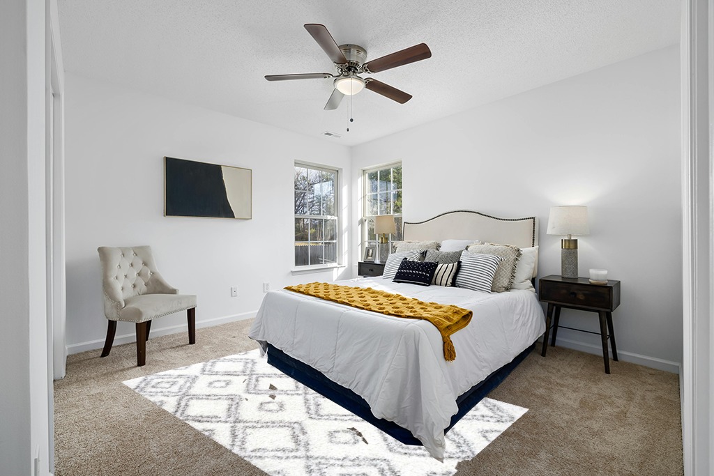 NuLOOM Lola Geometric Shag Area Rug, 5' 3" x 7' 6", White in White and Yellow Modern Bedroom