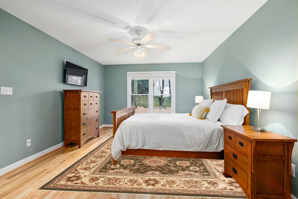 Rug ideas in Teal and Orange Wood Bedroom