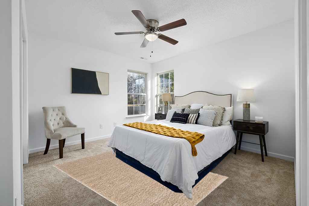 Unique Loom Davos Shag Collection Area Rug - Solid (5' 3" x 8' Rectangle, Linen) in White and Yellow Modern Bedroom