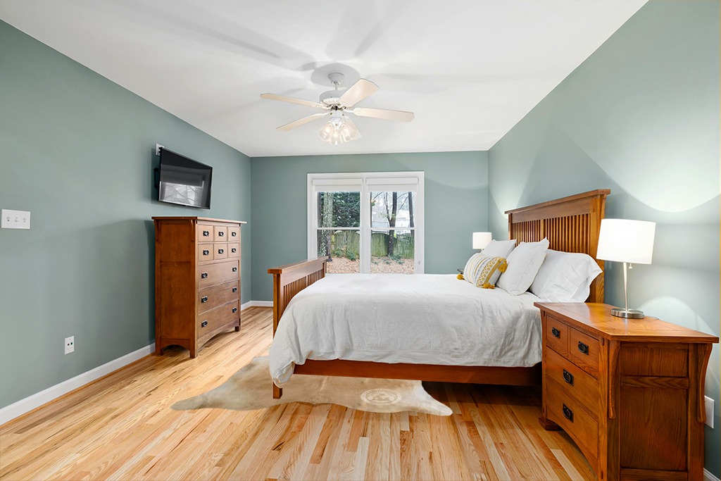 Faux fur rug ideas in Teal and Orange Wood Bedroom