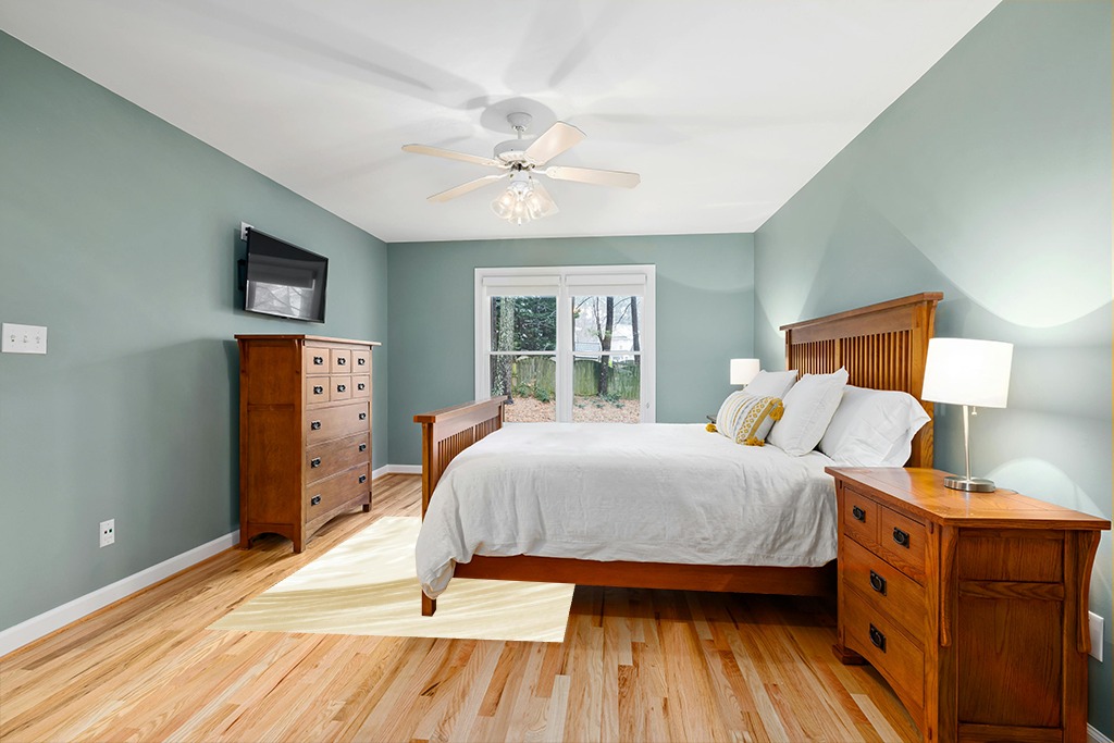 Rug ideas in Teal and Orange Wood Bedroom