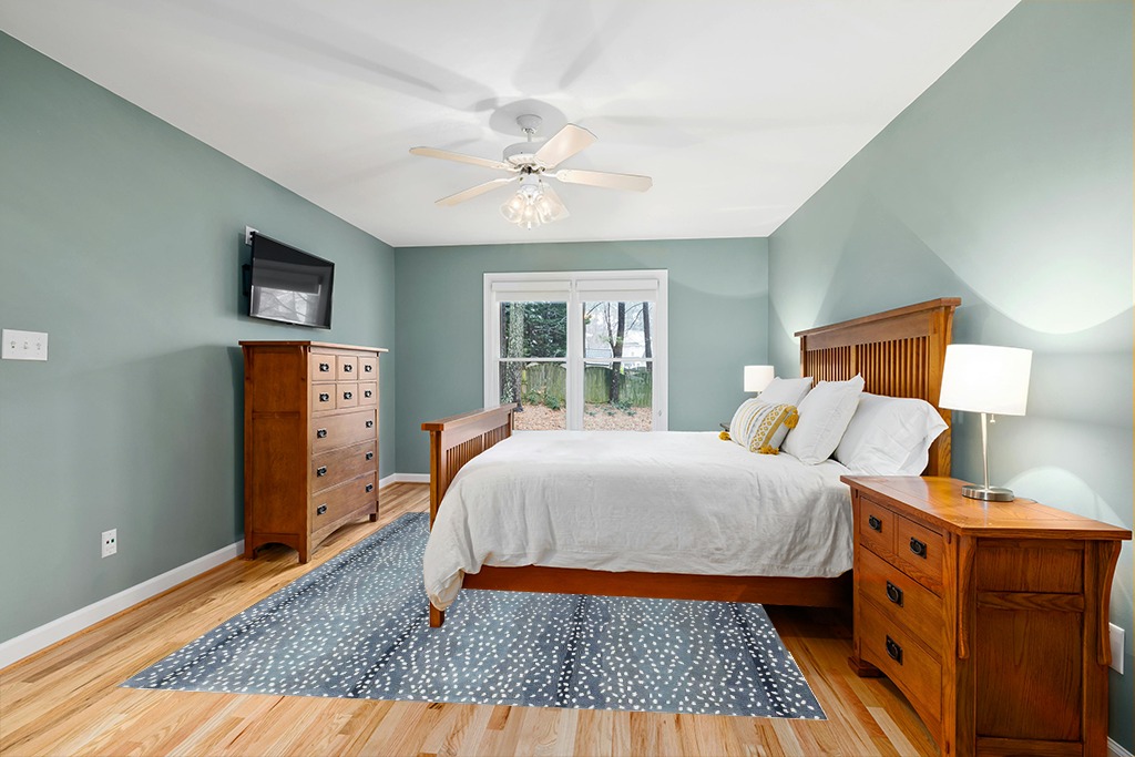 Rug ideas in Teal and Orange Wood Bedroom