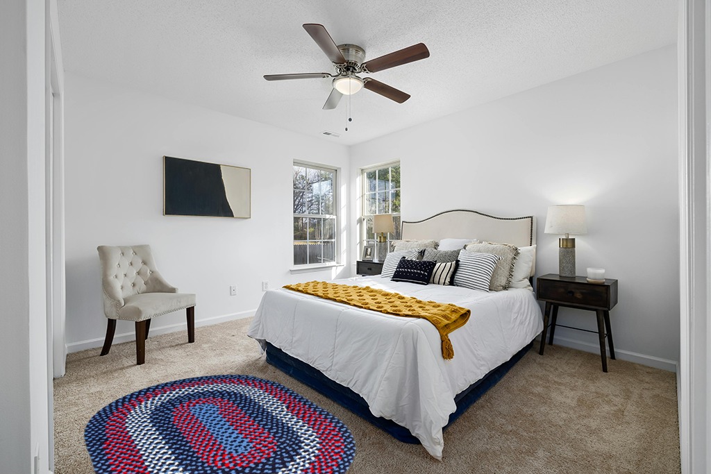 Small powder room rug ideas in White and Yellow Modern Bedroom