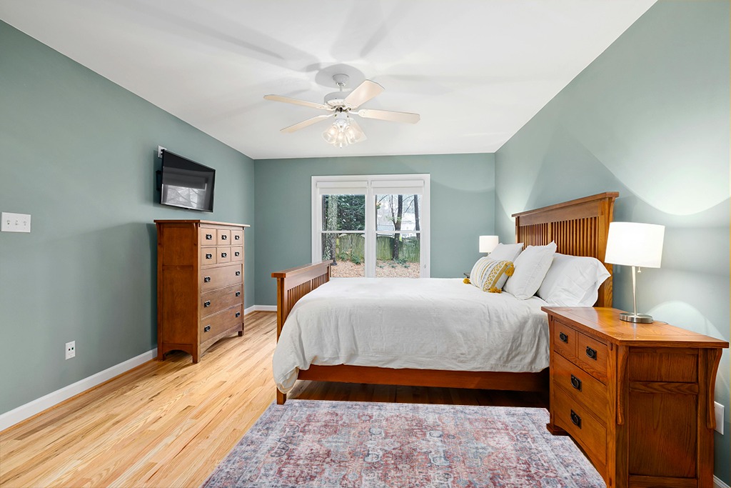 Blue rug ideas in Teal and Orange Wood Bedroom