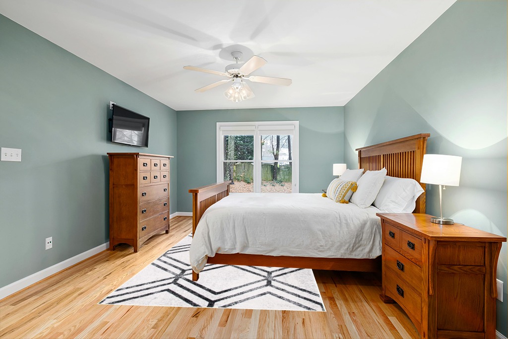 Rug ideas in Teal and Orange Wood Bedroom