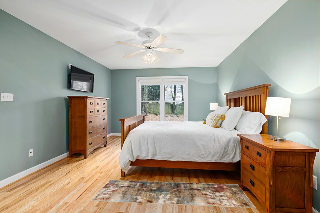 Rug runner ideas in Teal and Orange Wood Bedroom