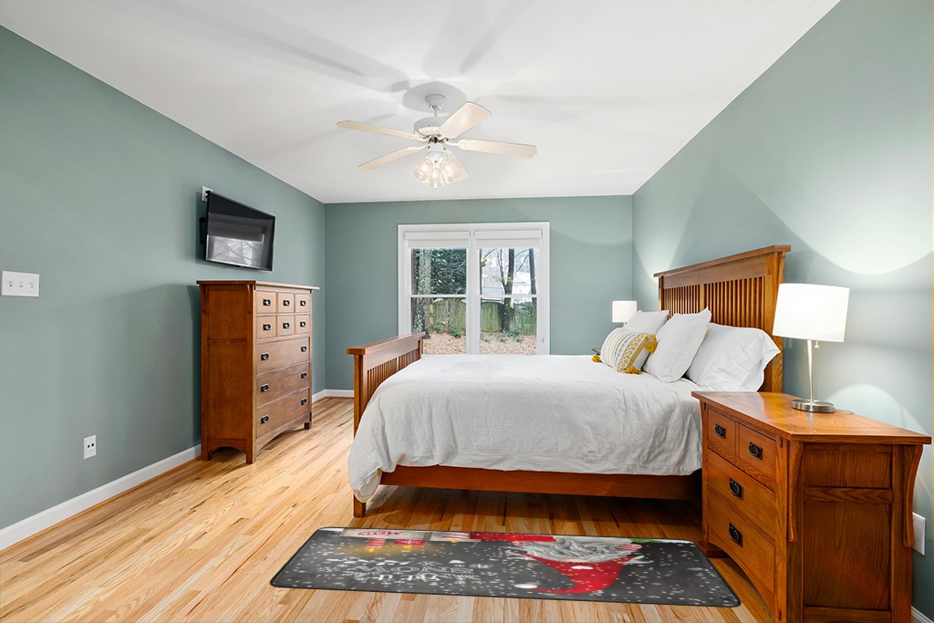 Christmas rug ideas in Teal and Orange Wood Bedroom