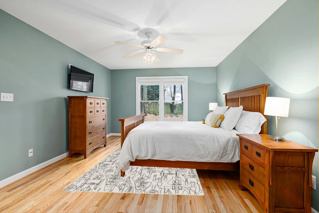 Rug ideas in Teal and Orange Wood Bedroom