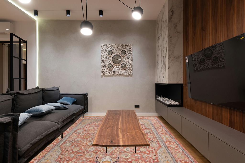 Unique Loom Lola Collection Area Rug - Traditional (7' 10" x 11' Rectangle, Brick Red/Ivory) in Dark Wood Living Room with Black Couch