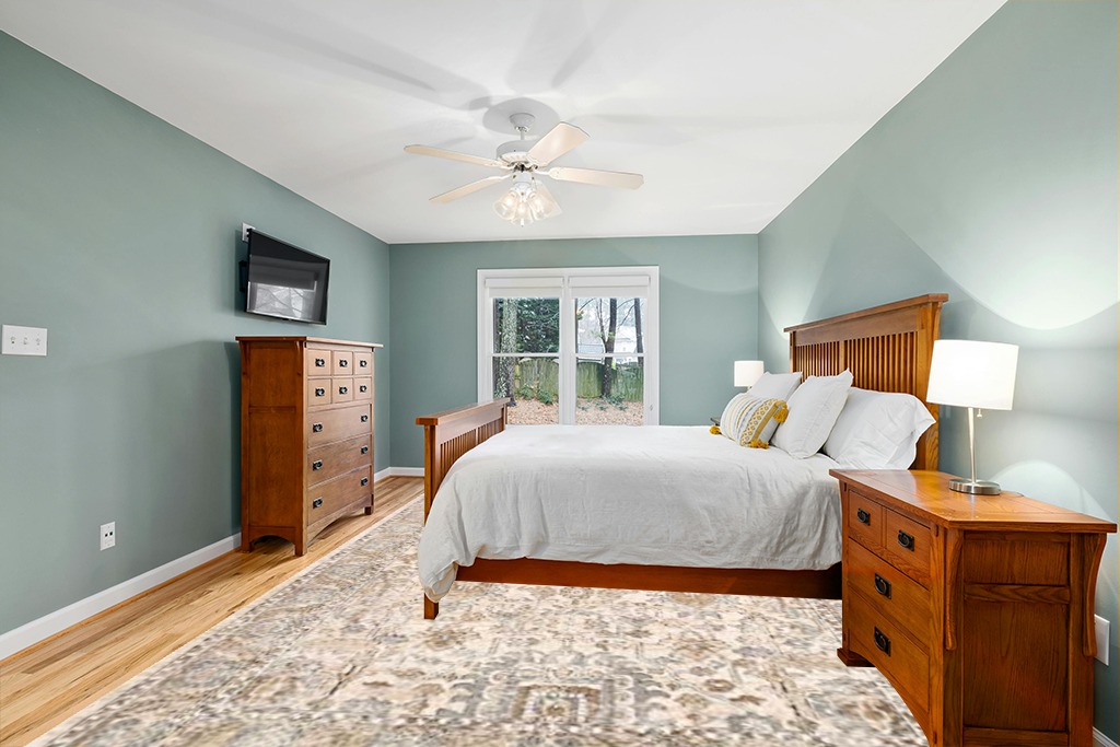 Rug ideas in Teal and Orange Wood Bedroom