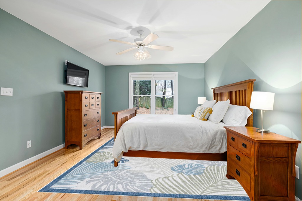 Blue rug ideas in Teal and Orange Wood Bedroom