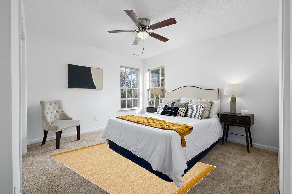 SAFAVIEH Montauk Collection Area Rug - 5' x 8', Gold, Handmade Tassel Cotton, Ideal for High Traffic Areas in Living Room, Bedroom (MTK610I) in White and Yellow Modern Bedroom