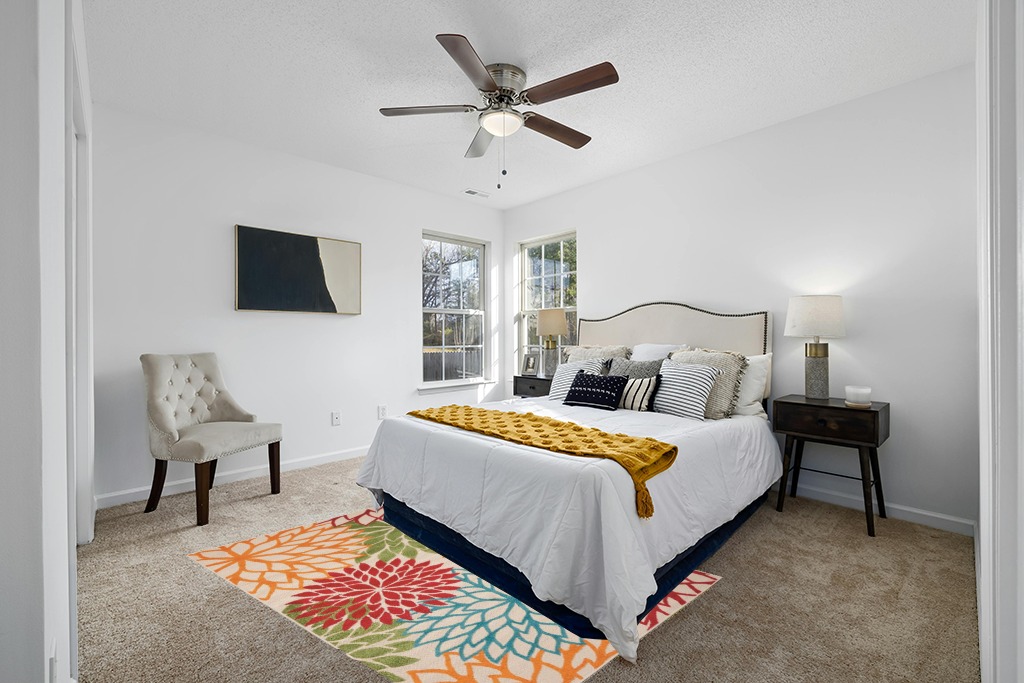 Green rug ideas in White and Yellow Modern Bedroom