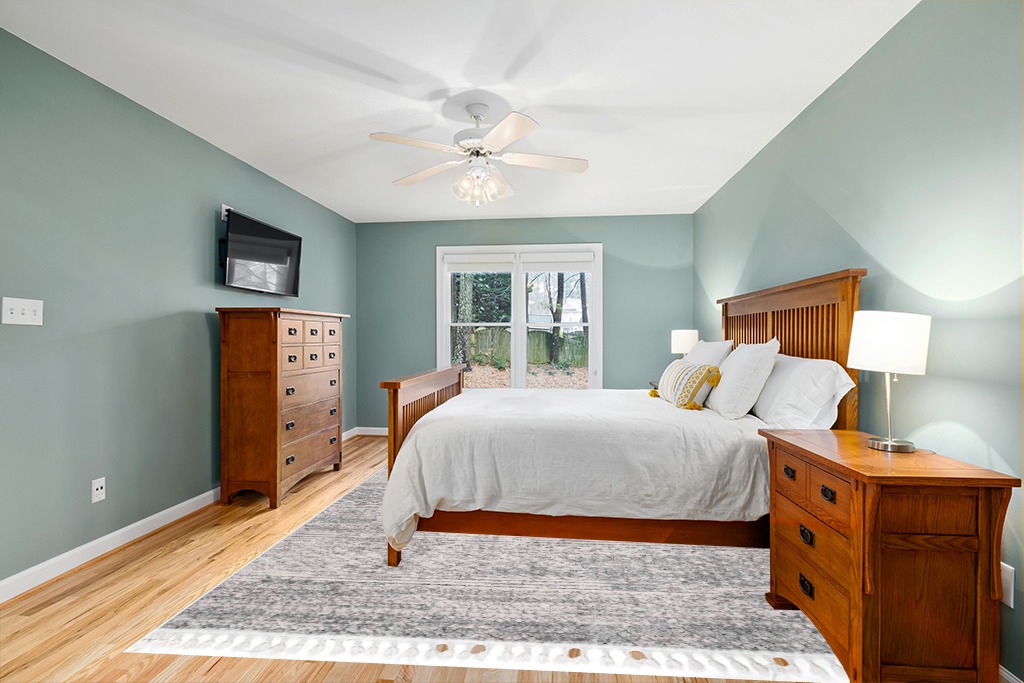 Rug ideas in Teal and Orange Wood Bedroom