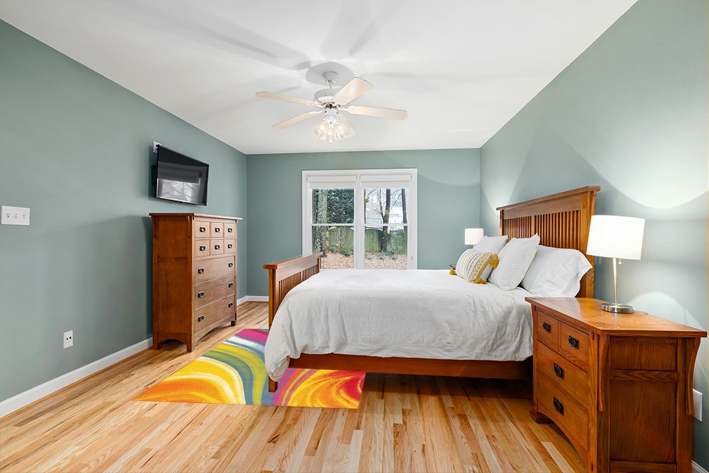 Yellow rug ideas in Teal and Orange Wood Bedroom