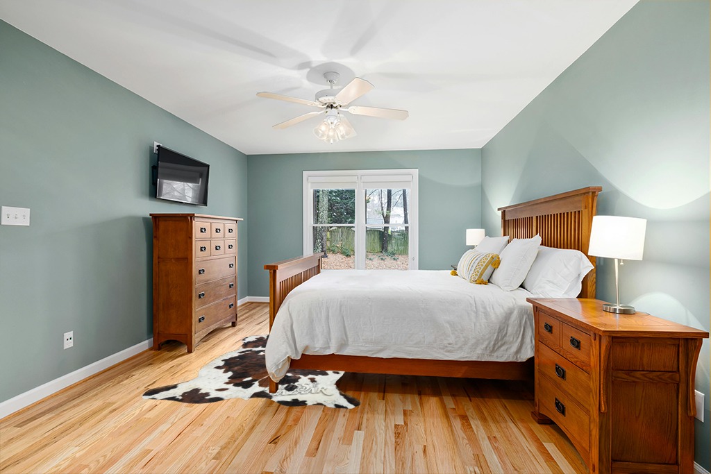 Cowhide rug in bedroom ideas in Teal and Orange Wood Bedroom