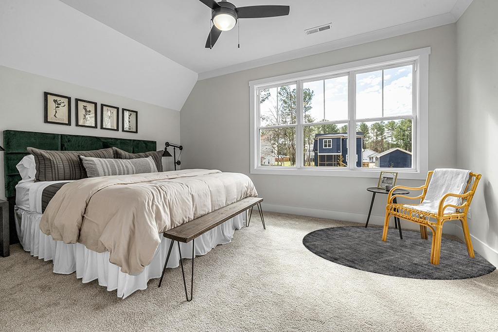Unique Loom Jill Zarin English Manor Collection Area Rug - Farmhouse (6' 11'' Round, Blackberry/ Ivory) in Grey Traditional Bedroom with King Bed