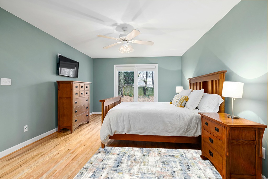 Blue rug ideas in Teal and Orange Wood Bedroom