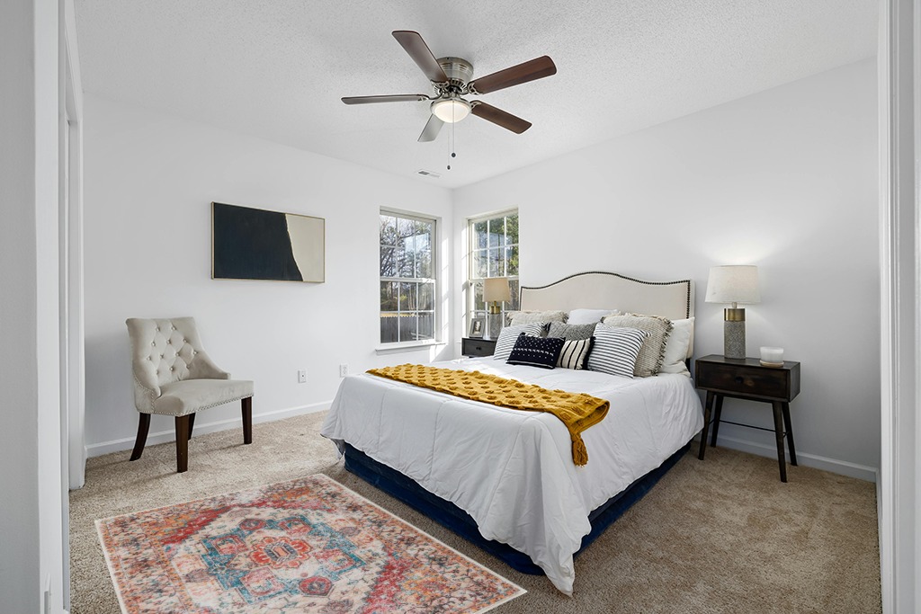 Small powder room rug ideas in White and Yellow Modern Bedroom