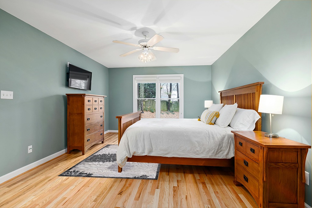 Rug ideas in Teal and Orange Wood Bedroom