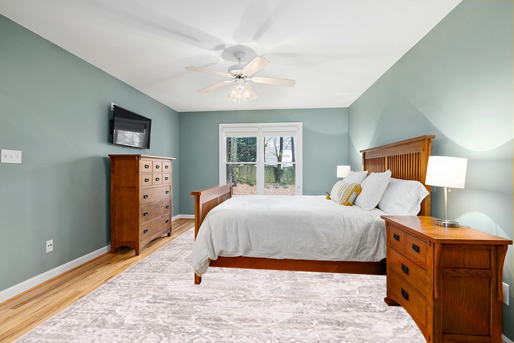 Rug ideas in Teal and Orange Wood Bedroom