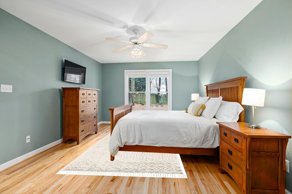 Rug ideas in Teal and Orange Wood Bedroom
