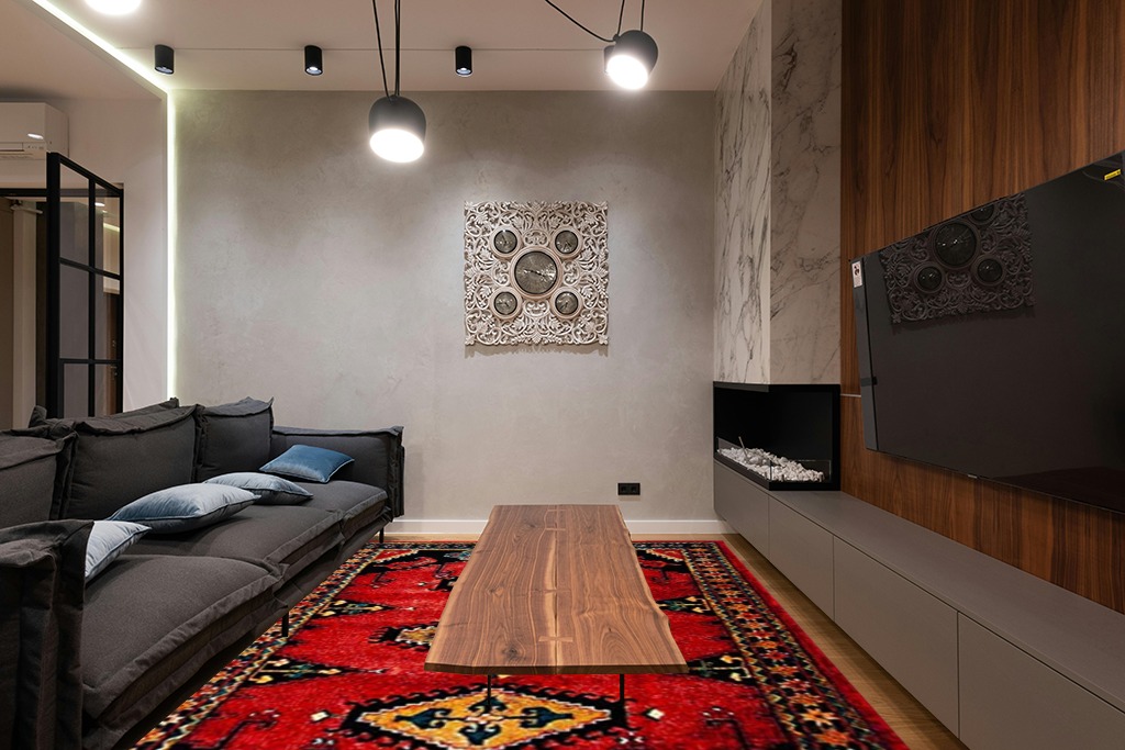 SAFAVIEH Vintage Hamadan Collection Area Rug - 8' x 10', Red & Black, Traditional Oriental Design, Non-Shedding & Easy Care, Ideal for High Traffic Areas in Living Room, Bedroom (VTH251Q) in Dark Wood Living Room with Black Couch