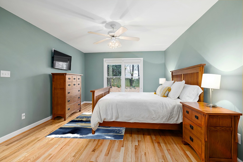 Rug ideas in Teal and Orange Wood Bedroom