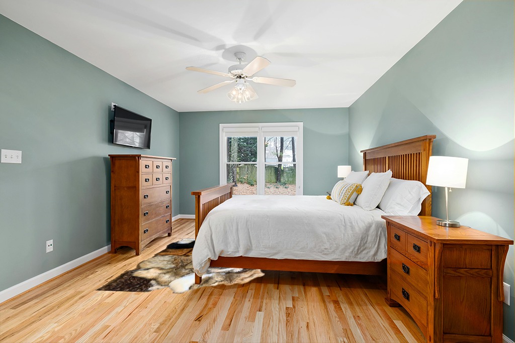 Bear rug ideas in Teal and Orange Wood Bedroom