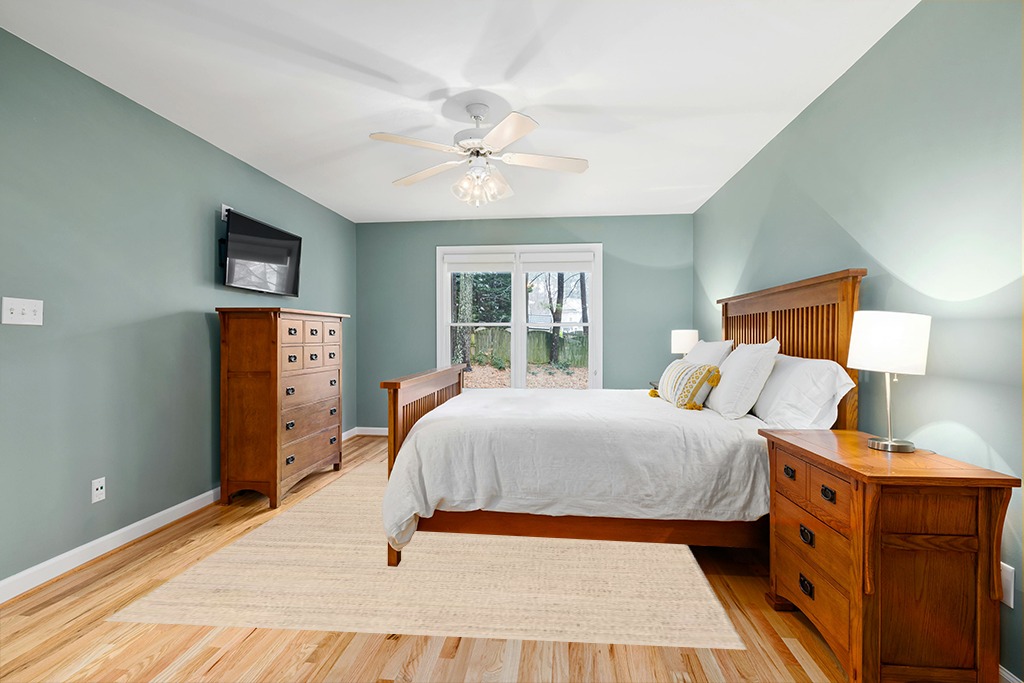 Rug ideas in Teal and Orange Wood Bedroom