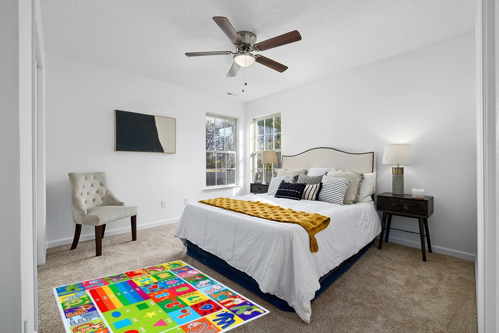Green rug ideas in White and Yellow Modern Bedroom
