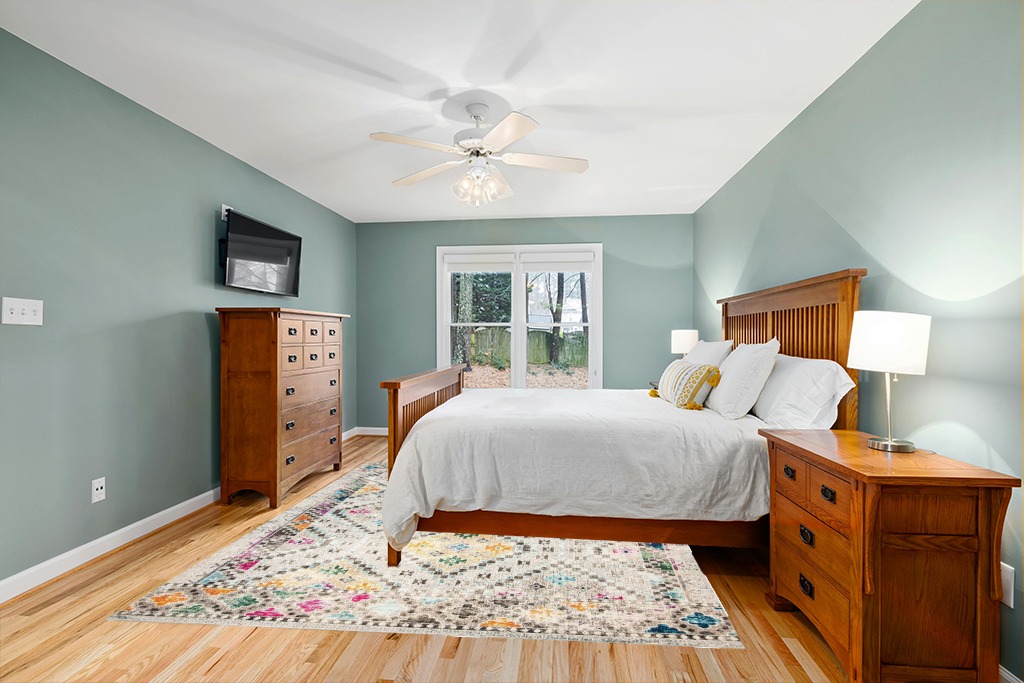 Rug ideas in Teal and Orange Wood Bedroom